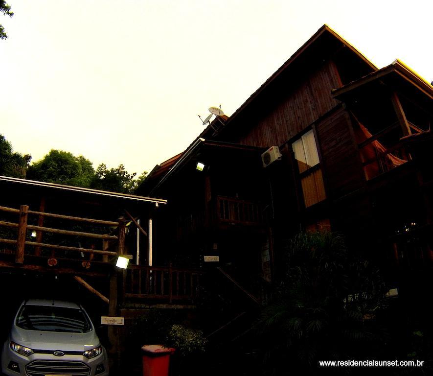 Residencial Sunset Apart otel Bombinhas Dış mekan fotoğraf